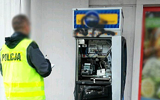 Policja po pościgu ujęła włamywaczy do bankomatu w Olsztynie